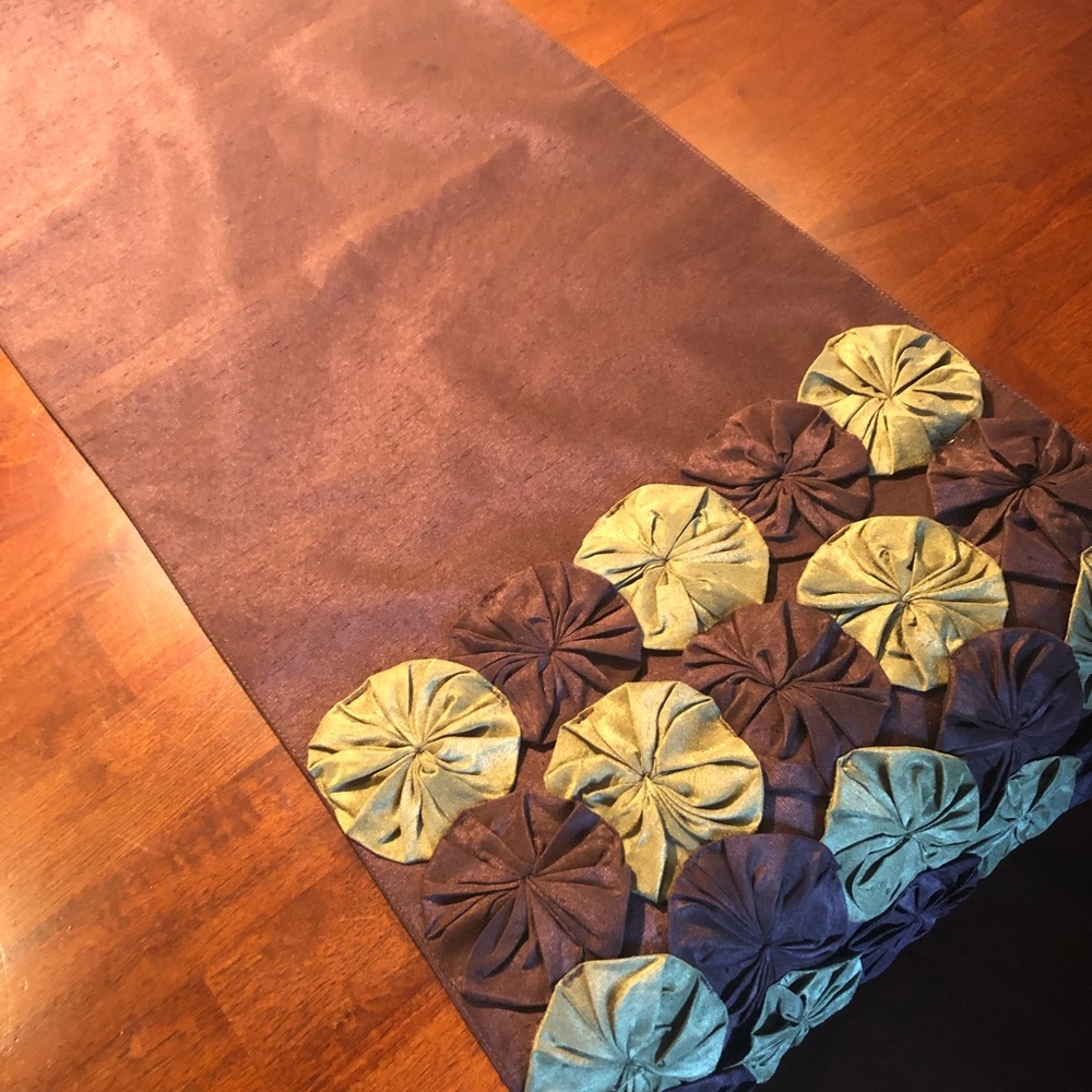 Brown Silk look Table Runner with Green Pinwheels
